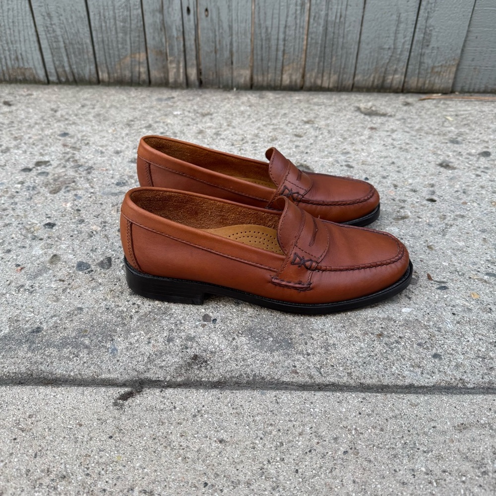 G.H. Bass & Co. vintage Brown Leather Penny Loafers Size 7.5